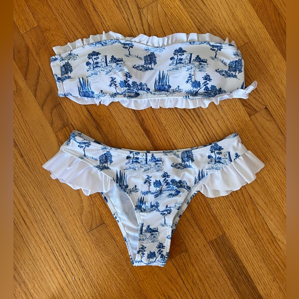 Printed ruffled bathing suited